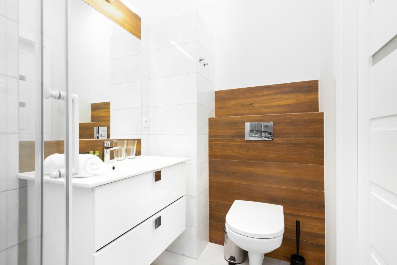 With Parking Business Center By Renters Varsavia